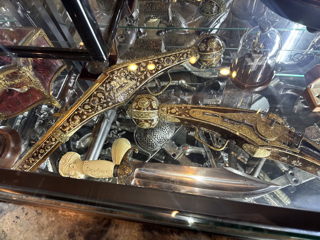 King Farouk Pistols & Dagger